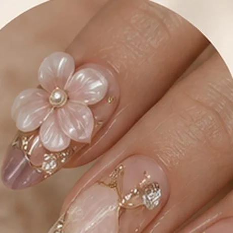 Detailed nail art